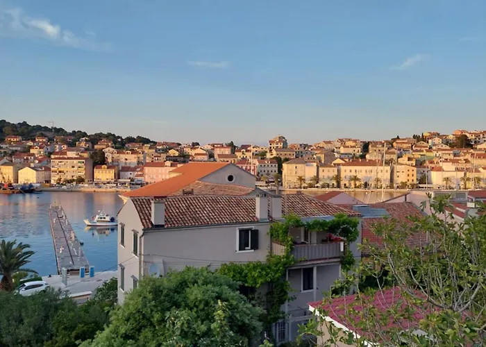 Star Мали-Лошинь